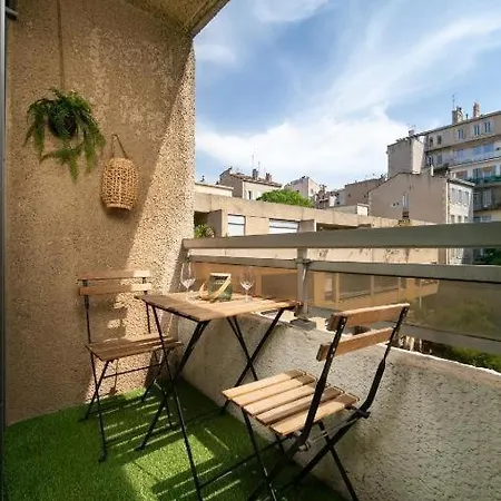 Appartement Climatise Tout Equipe Avec Balcon Au Coeur De Marseille Exterior photo